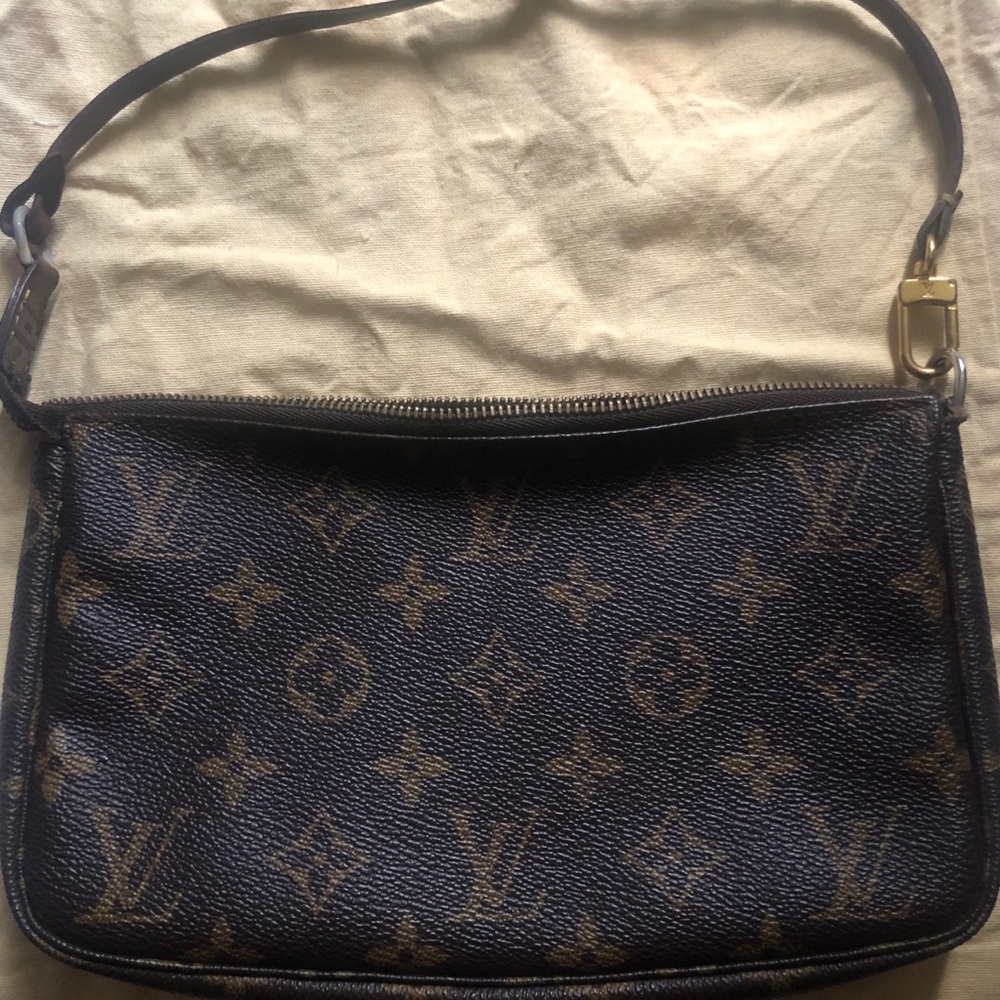 Louis Vuitton Pochette